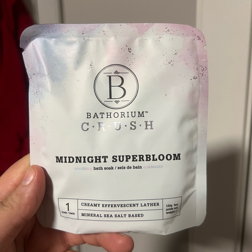 Midnight Superbloom Bath Soak - White & Pink